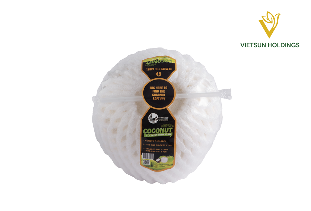 Diamond Coconut with staw