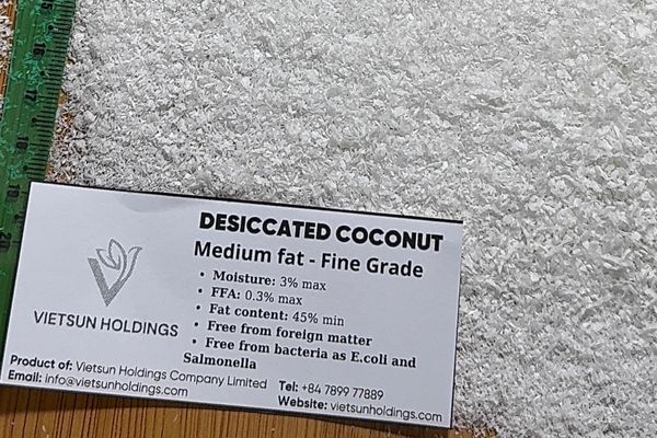medium fat and fine grade desiccated coconut